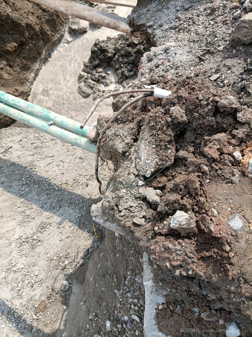 广州番禺南站附近,工地光纤切断,光缆修复熔接