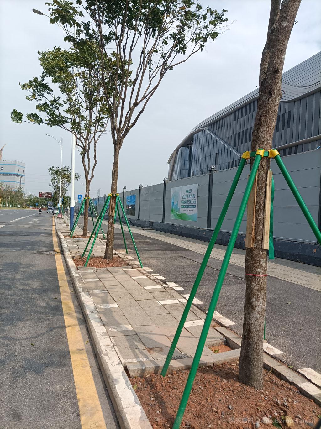 广州市南沙区东涌镇庆盛枢纽站场综合体项目,灯光智能光纤熔接